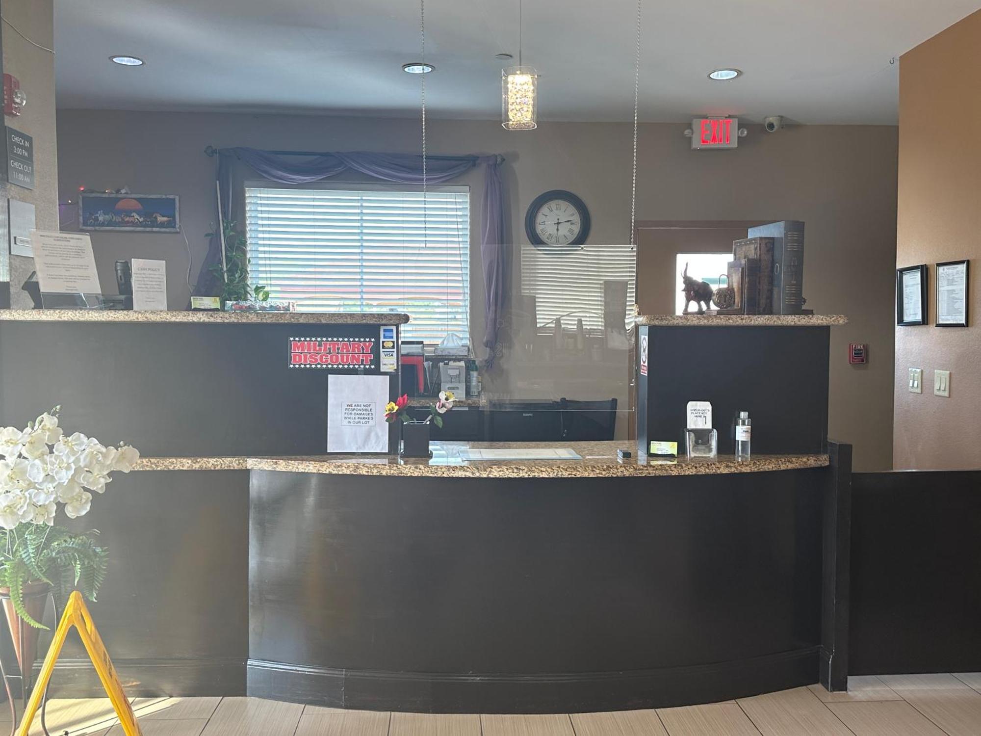 Floresville Executive Inn & Suites المظهر الخارجي الصورة