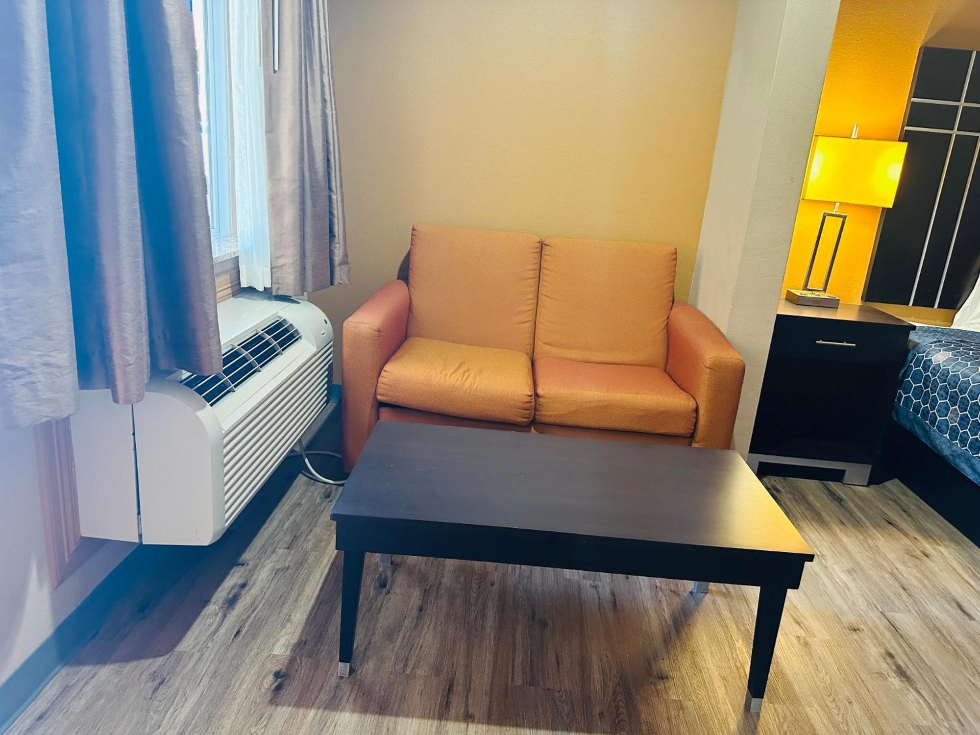 Floresville Executive Inn & Suites المظهر الخارجي الصورة