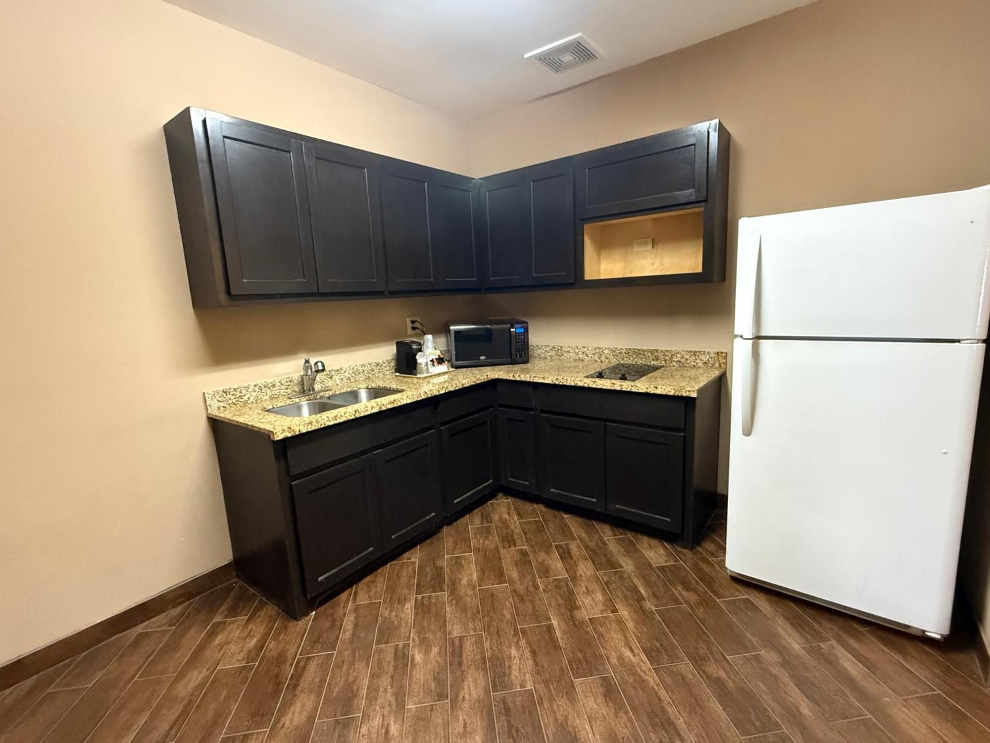 Floresville Executive Inn & Suites المظهر الخارجي الصورة