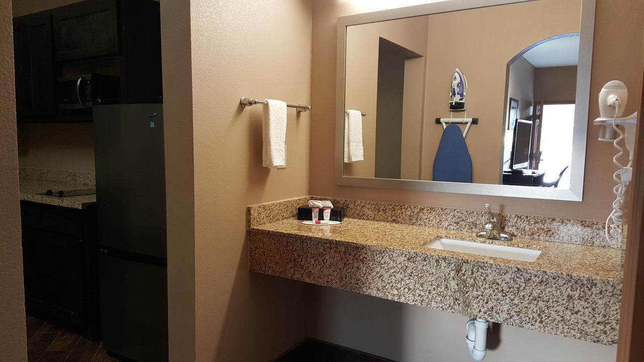 Floresville Executive Inn & Suites المظهر الخارجي الصورة