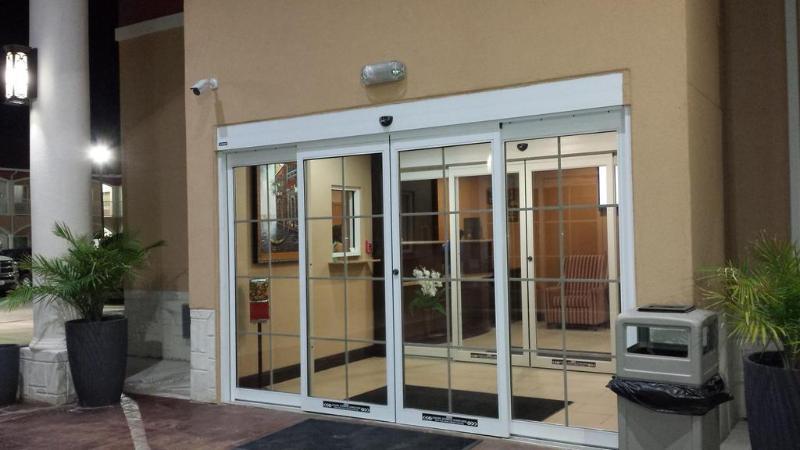 Floresville Executive Inn & Suites المظهر الخارجي الصورة